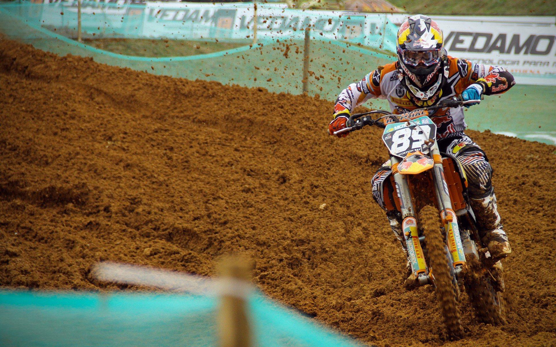 极限运动热潮席卷全球，运动员挑战人类体能新高度