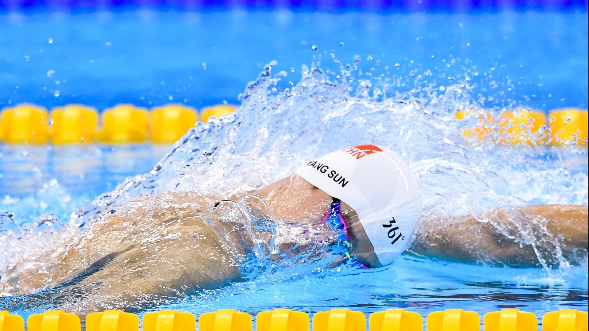 英雄联盟全球总决赛，巅峰对决引爆电竞狂潮，中国战队再创辉煌